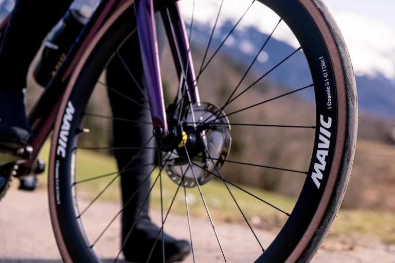 MAVIC COSMIC S 42 DISC FT（フロント）